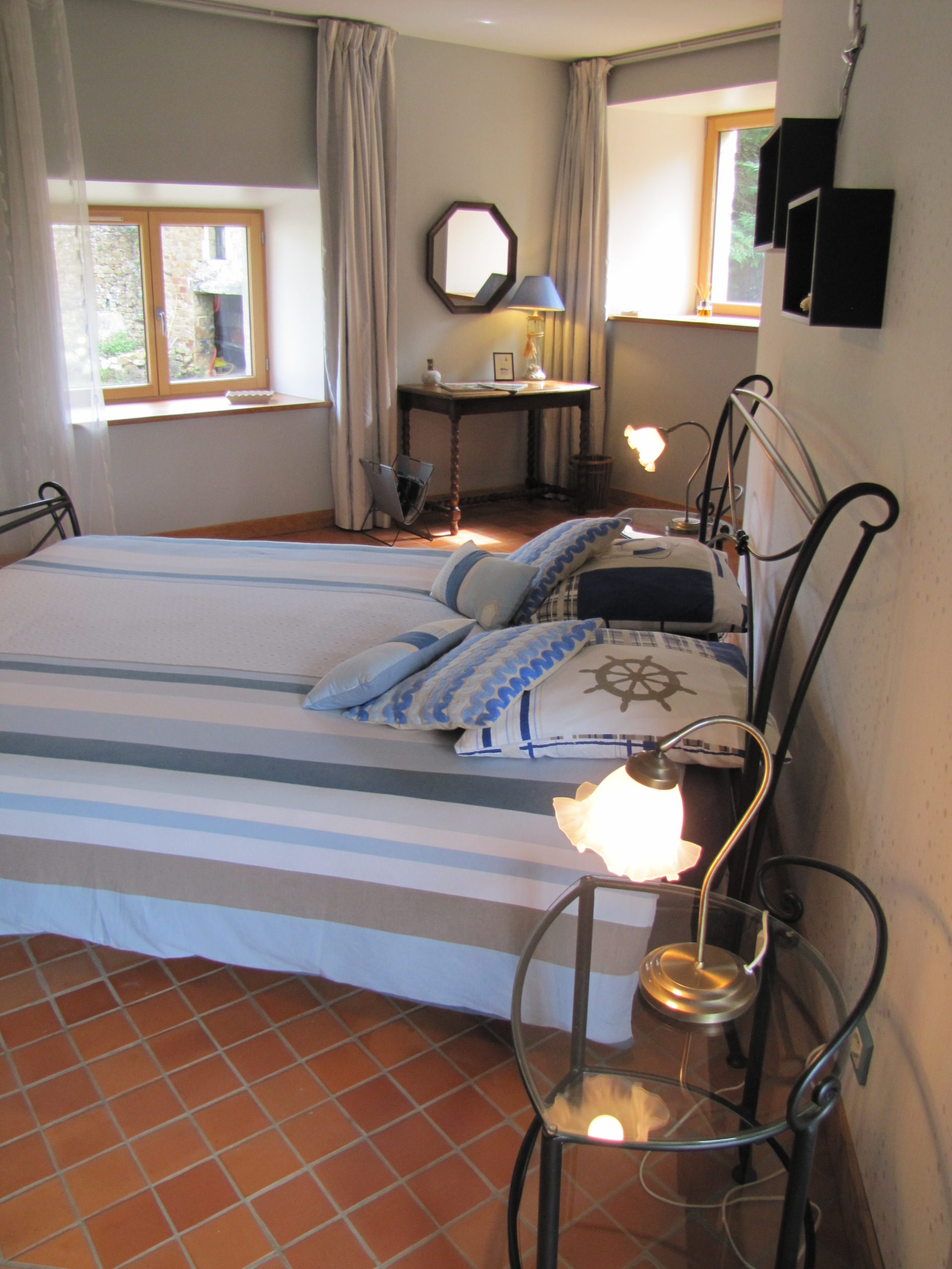 Noirmoutier room is wide and wheelchair accessible
